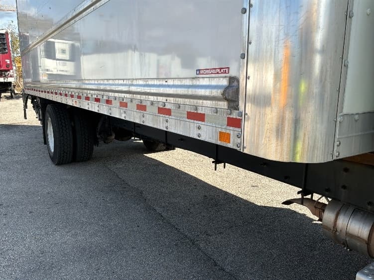 2022 Freightliner M2 106 — photo 5