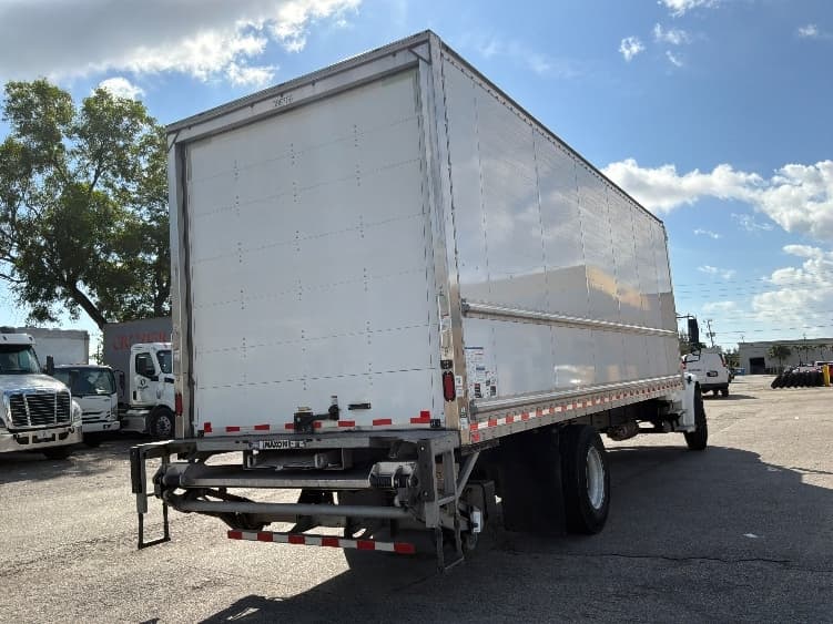 2022 Freightliner M2 106 — photo 6