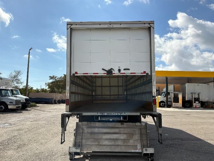 2022 Freightliner M2 106 — photo 7