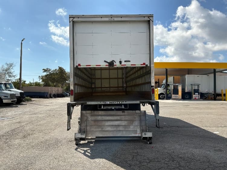 2022 Freightliner M2 106 — photo 9