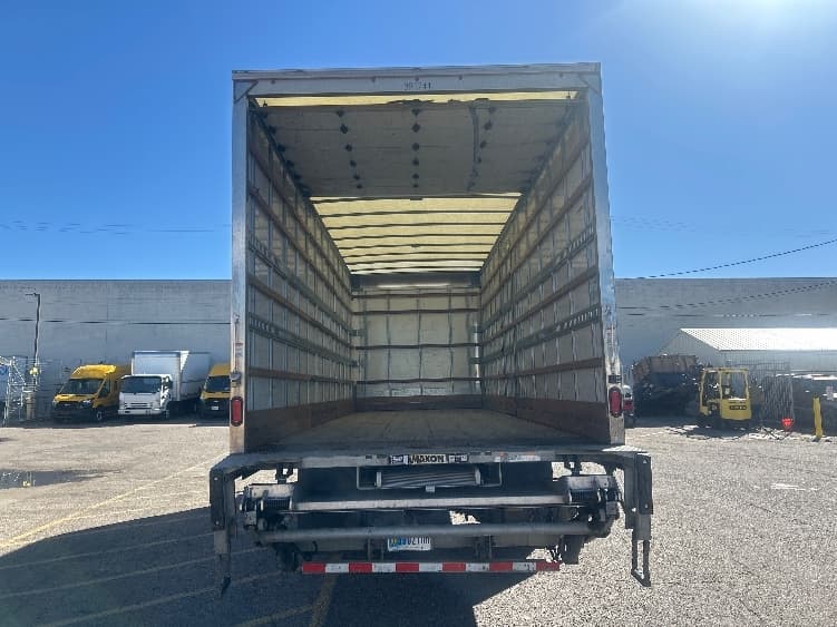 2022 Freightliner M2 106 — photo 8