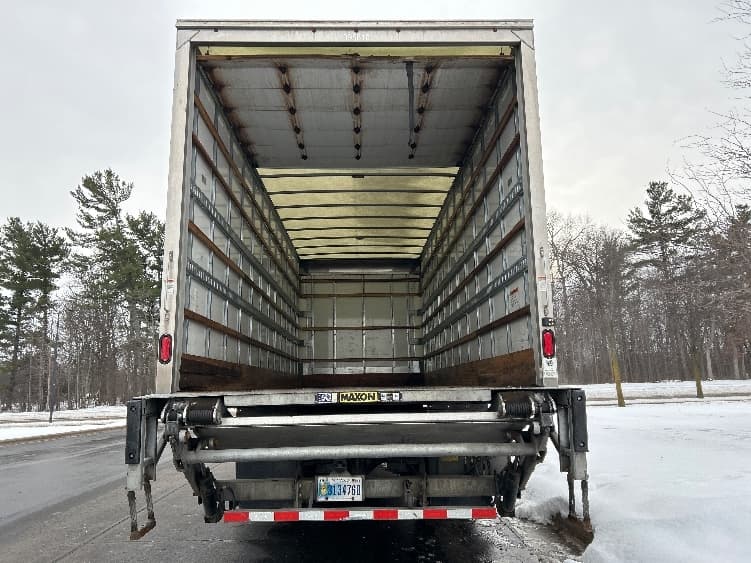 2022 Freightliner M2 106 — photo 8