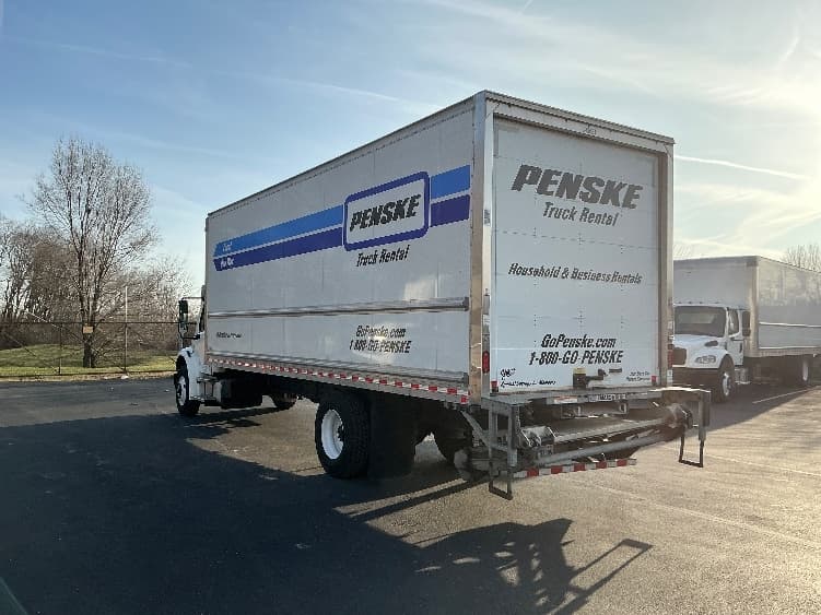 2022 Freightliner M2 106 — photo 6