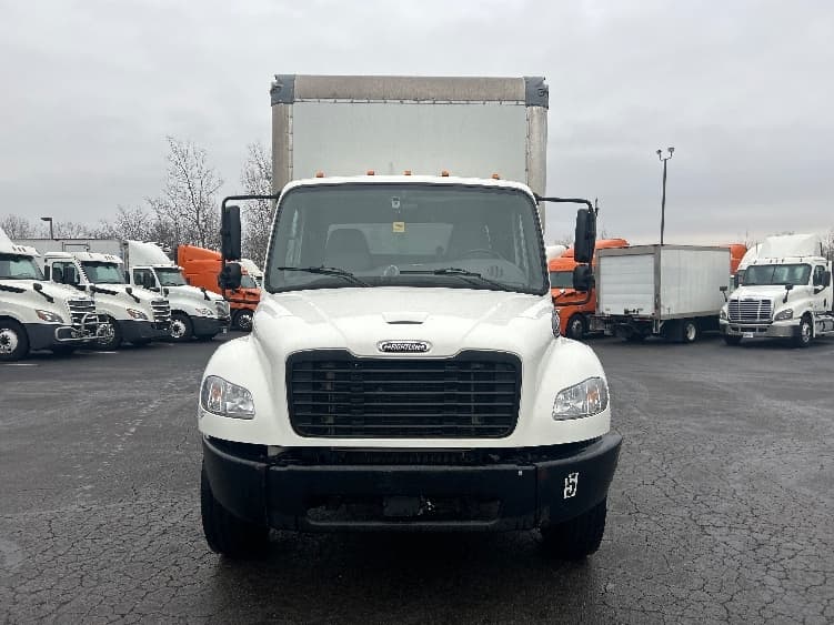 2022 Freightliner M2 106 — photo 2