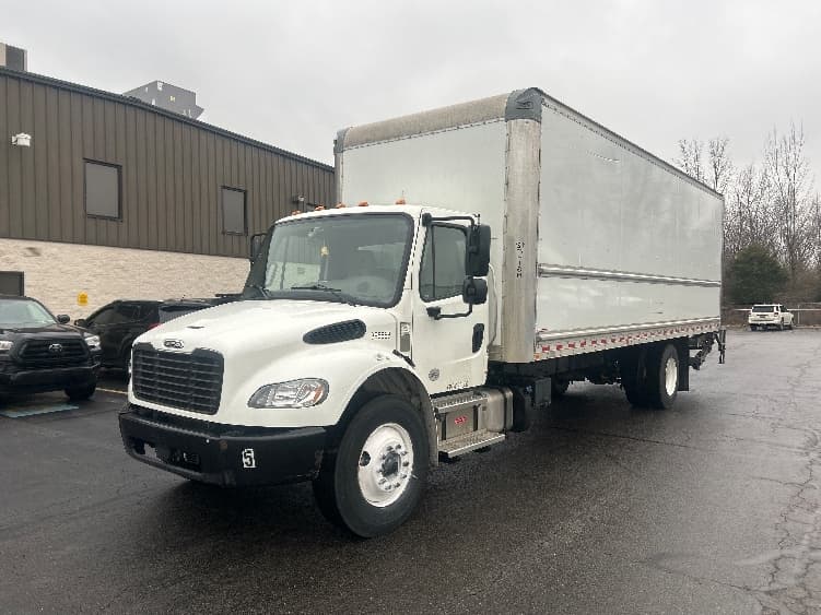 2022 Freightliner M2 106 — photo 3