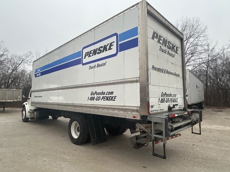 2022 Freightliner M2 106 — photo 6