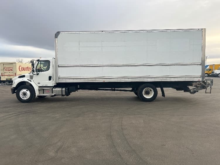 2022 Freightliner M2 106 — photo 4