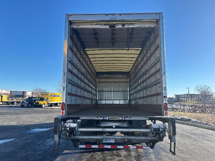 2022 Freightliner M2 106 — photo 8