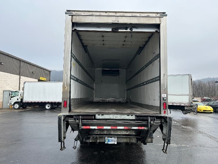 2022 Freightliner M2 106 — photo 8