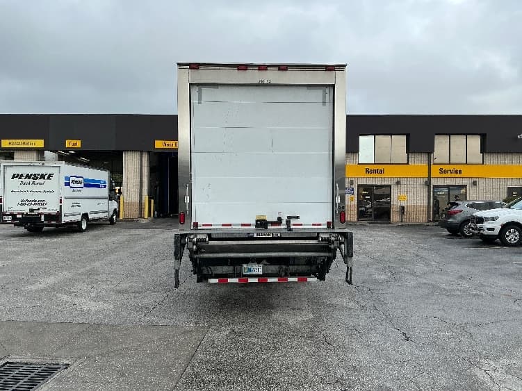 2022 Freightliner M2 106 — photo 7