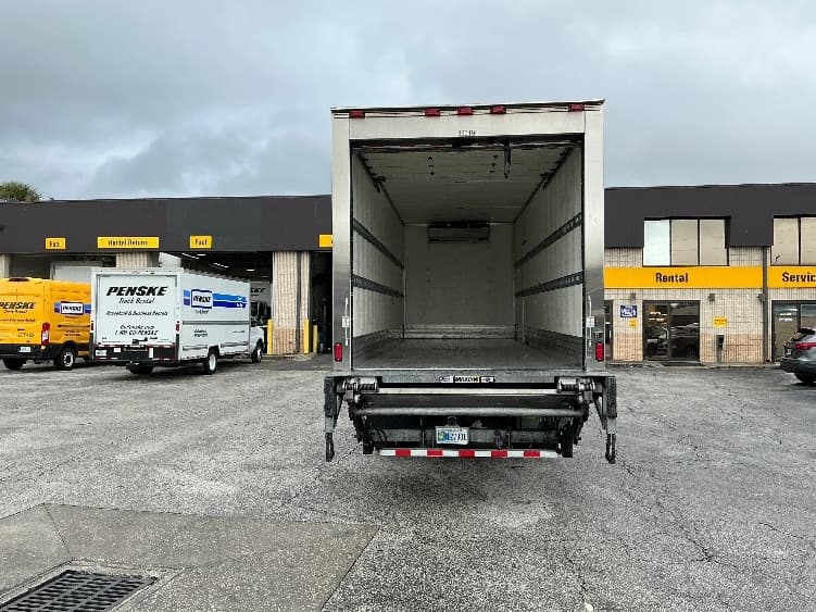 2022 Freightliner M2 106 — photo 8