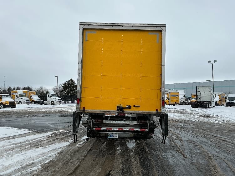 2022 Freightliner M2 106 — photo 7