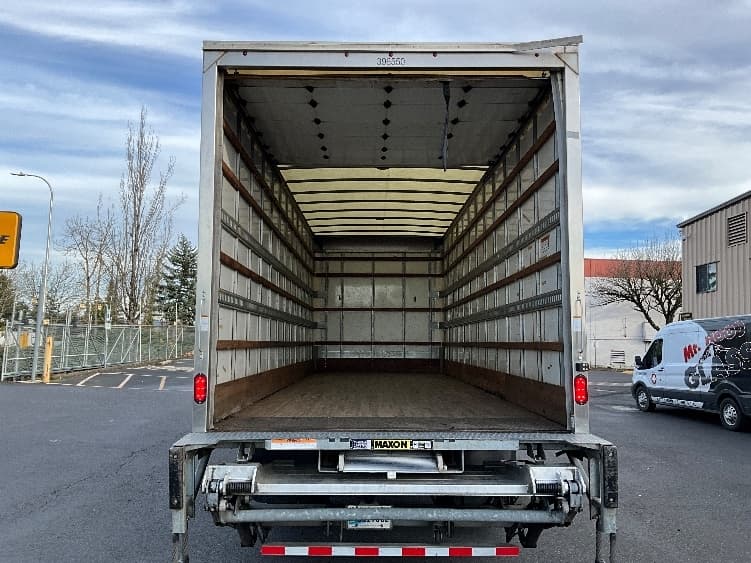 2022 Freightliner M2 106 — photo 8