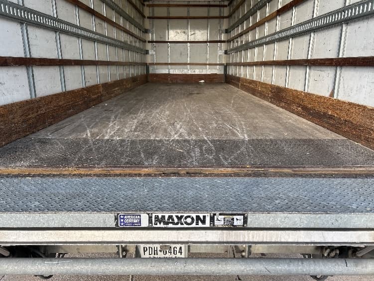 2022 Freightliner M2 106 — photo 10