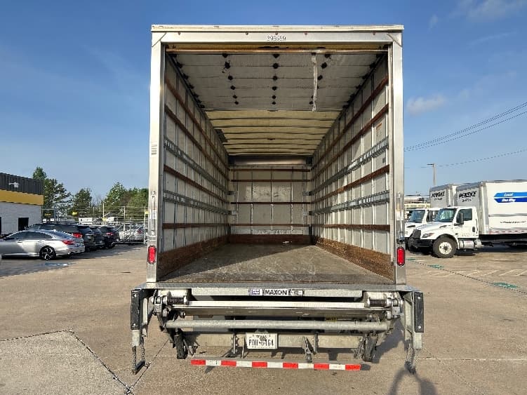 2022 Freightliner M2 106 — photo 8