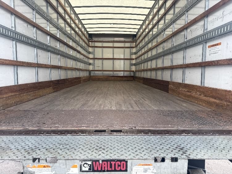 2022 Freightliner M2 106 — photo 10