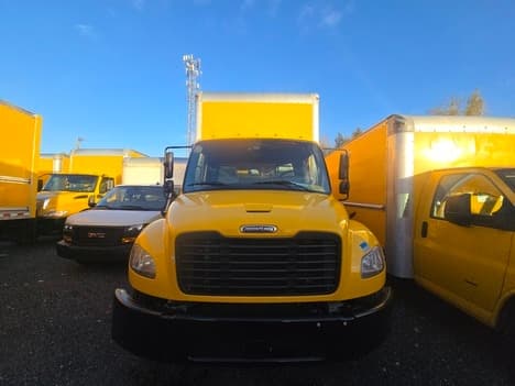 2022 Freightliner M2 106 — photo 2