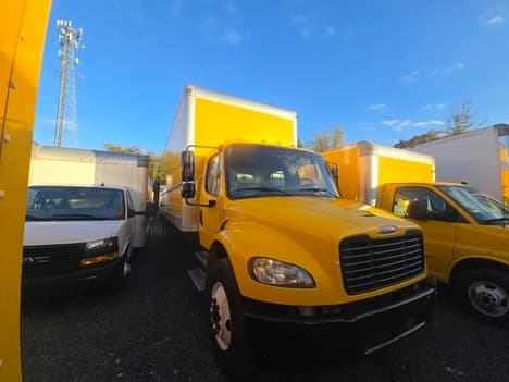 2022 Freightliner M2 106 — photo 3