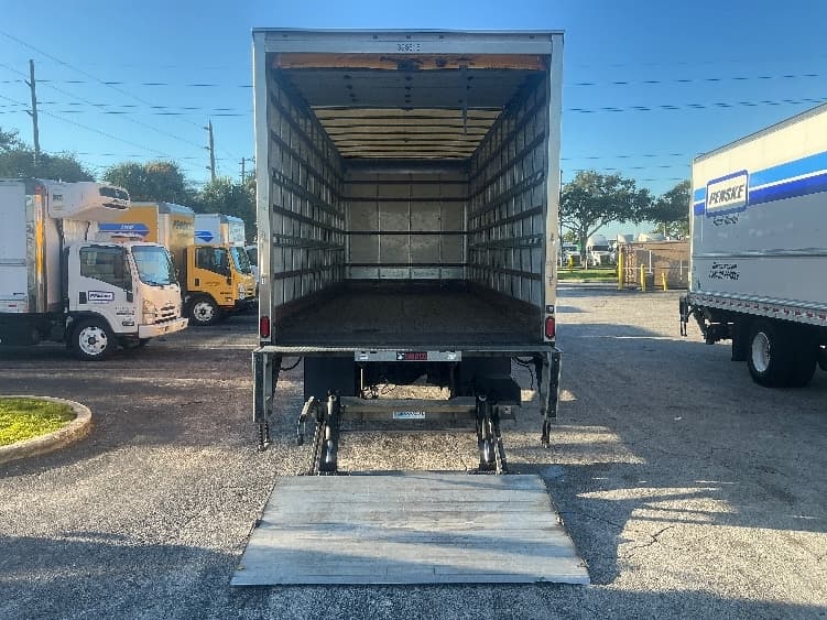 2022 Freightliner M2 106 — photo 9