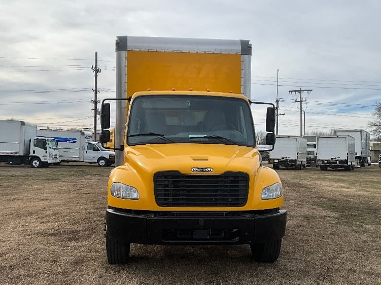 2022 Freightliner M2 106 — photo 2