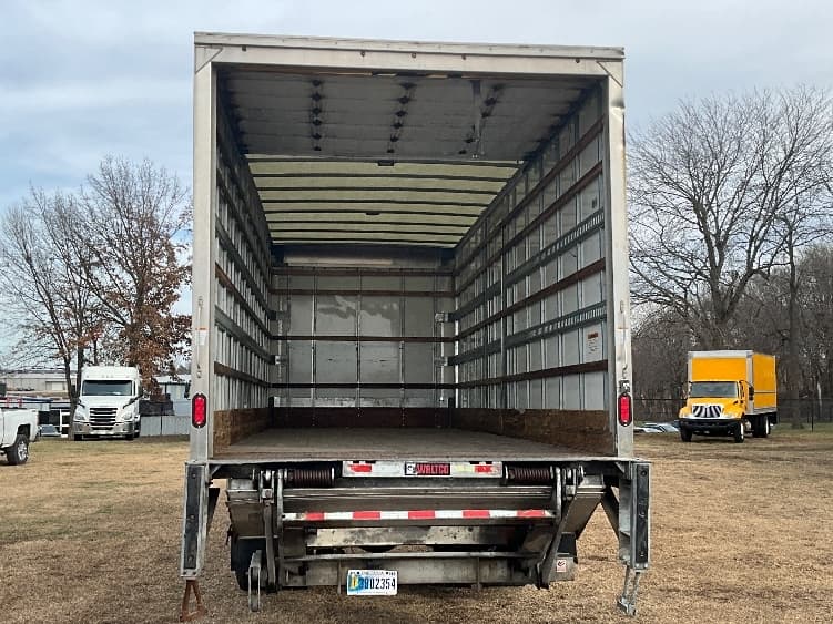 2022 Freightliner M2 106 — photo 8