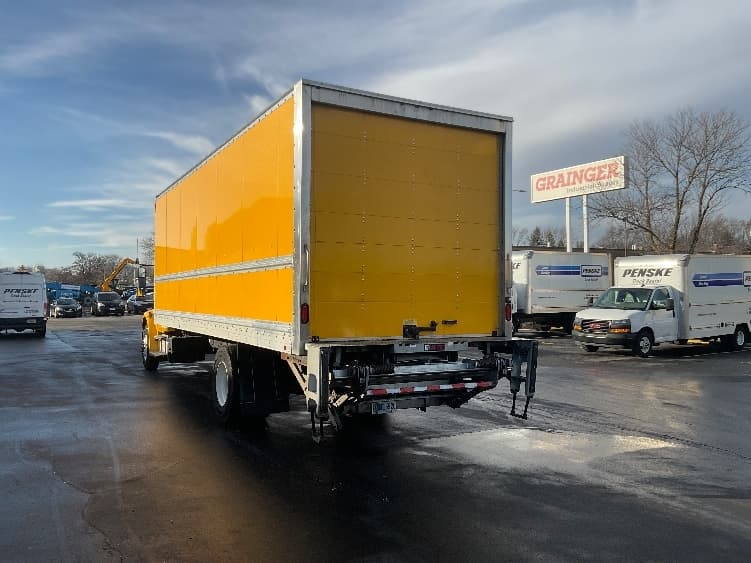 2022 Freightliner M2 106 — photo 6