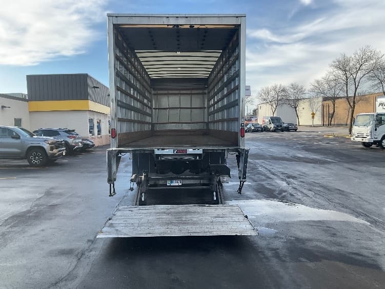 2022 Freightliner M2 106 — photo 9