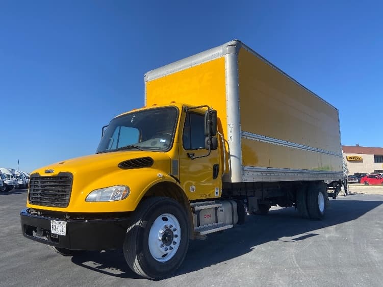 2022 Freightliner M2 106 — photo 3