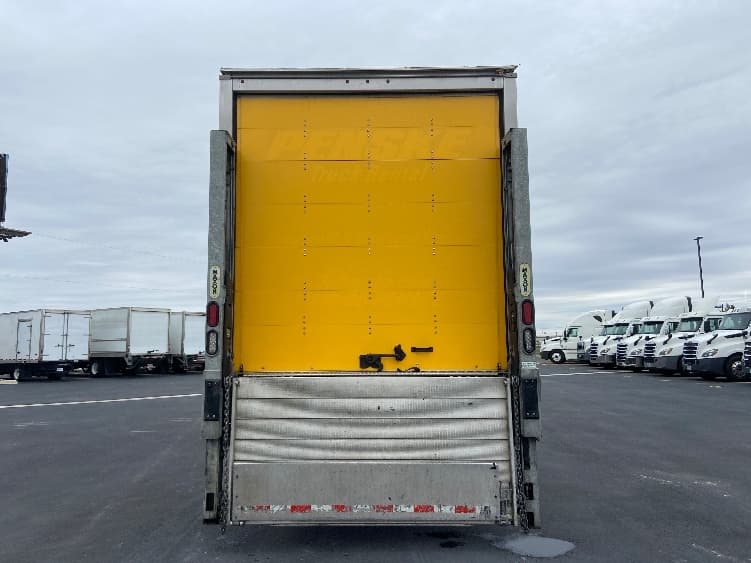 2022 Freightliner M2 106 — photo 7