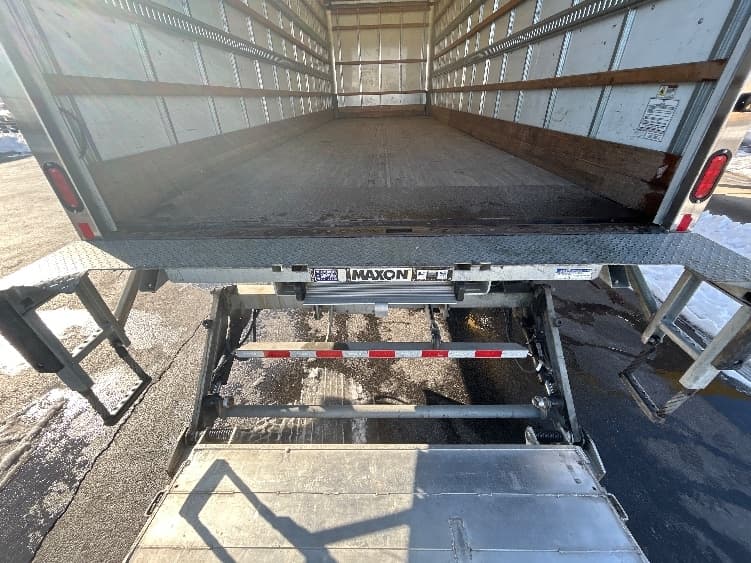 2022 Freightliner M2 106 — photo 10