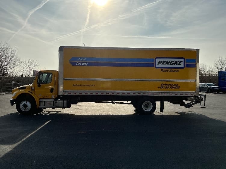 2022 Freightliner M2 106 — photo 4