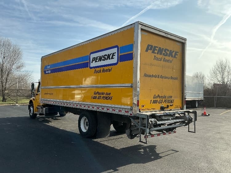 2022 Freightliner M2 106 — photo 6