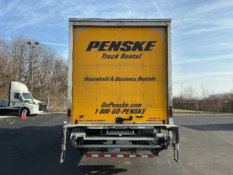 2022 Freightliner M2 106 — photo 7