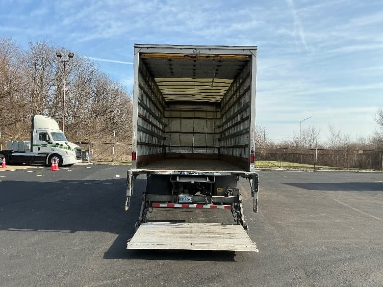 2022 Freightliner M2 106 — photo 9