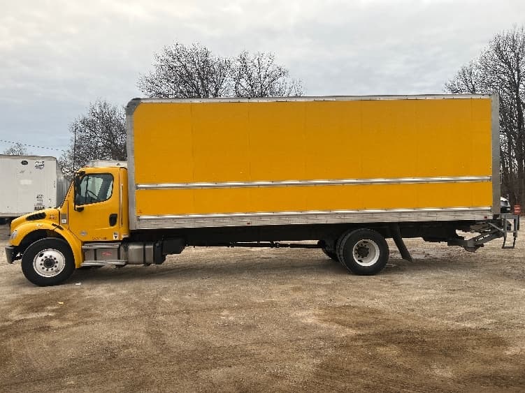 2022 Freightliner M2 106 — photo 4