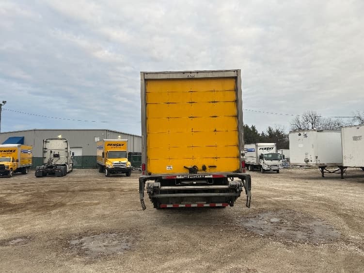 2022 Freightliner M2 106 — photo 7