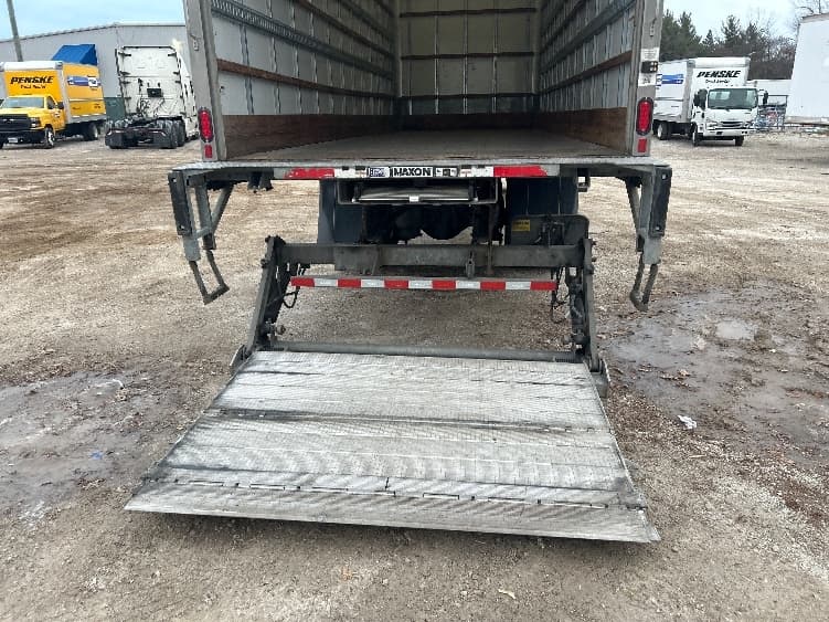 2022 Freightliner M2 106 — photo 9