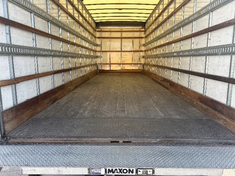 2022 Freightliner M2 106 — photo 10