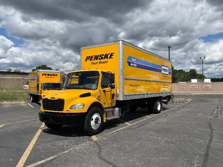 2022 Freightliner M2 106 — photo 3