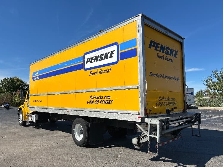 2022 Freightliner M2 106 — photo 6