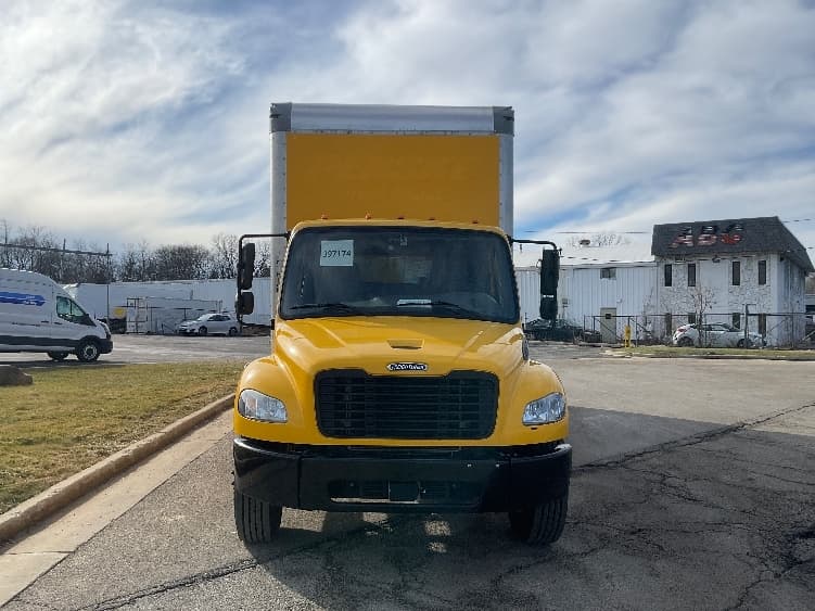 2022 Freightliner M2 106 — photo 2