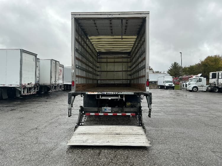 2022 Freightliner M2 106 — photo 9