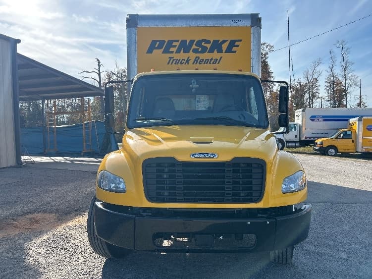 2022 Freightliner M2 106 — photo 2