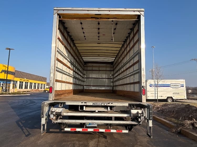 2022 Freightliner M2 106 — photo 8