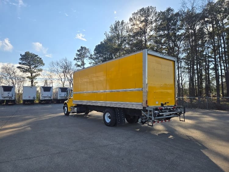 2022 Freightliner M2 106 — photo 6