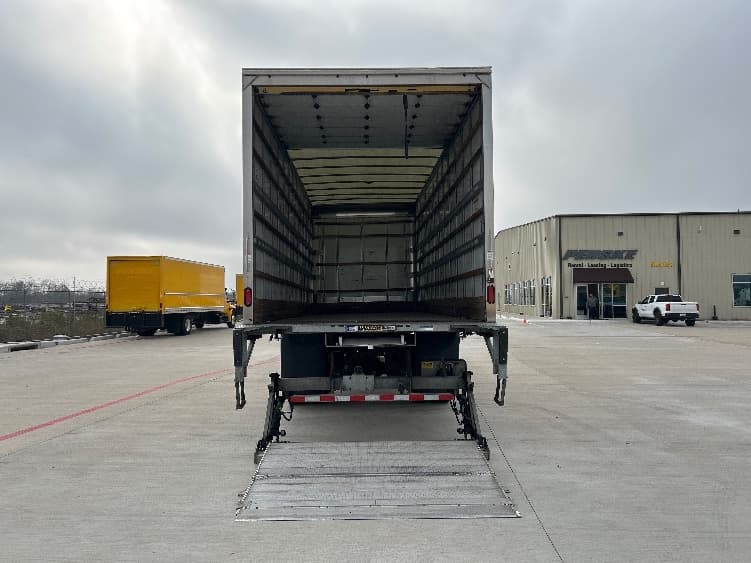 2022 Freightliner M2 106 — photo 9