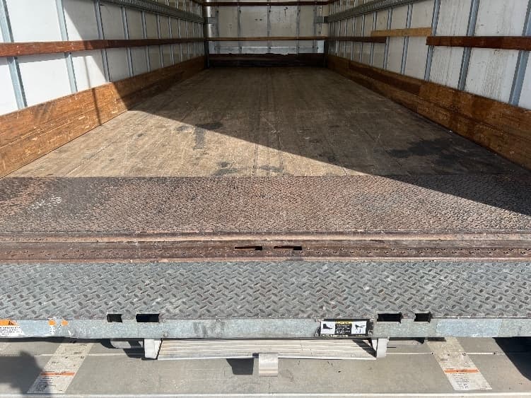 2022 Freightliner M2 106 — photo 10