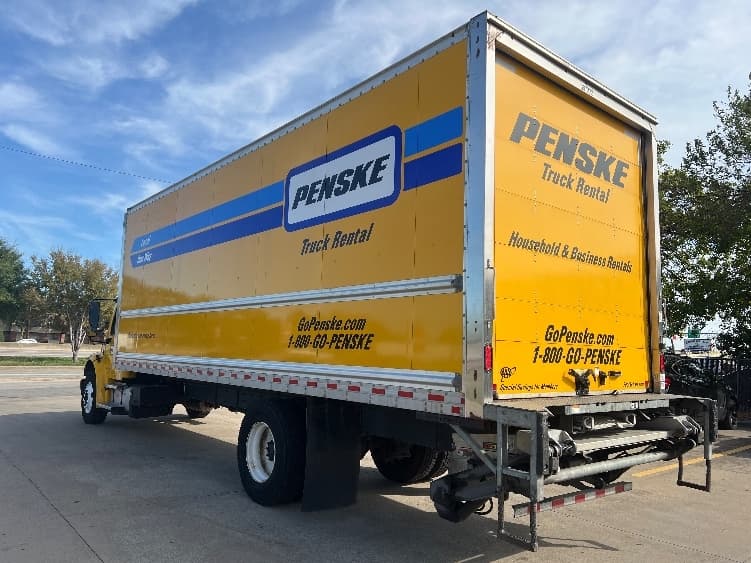 2022 Freightliner M2 106 — photo 6