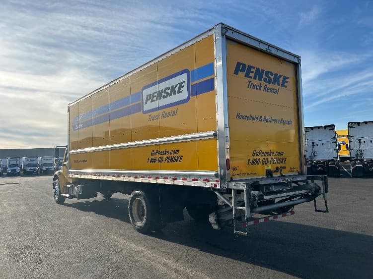 2022 Freightliner M2 106 — photo 6