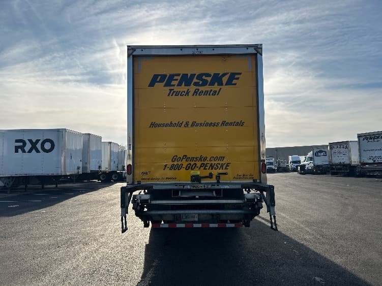 2022 Freightliner M2 106 — photo 7